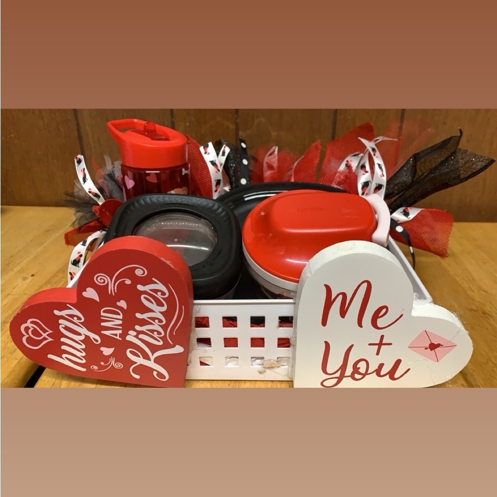 Valentines Tupperware Basket